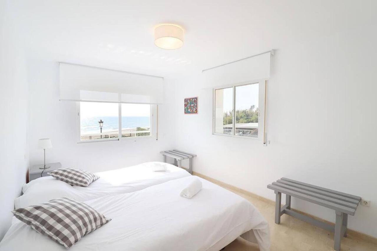 Amazing 3bedroom Flat With Seafront Views & Pool By Sharingco Appartement Marbellac